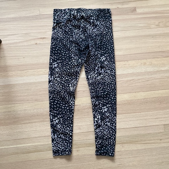 Talula by Aritzia Leopard print Leggings size M - Picture 5 of 5
